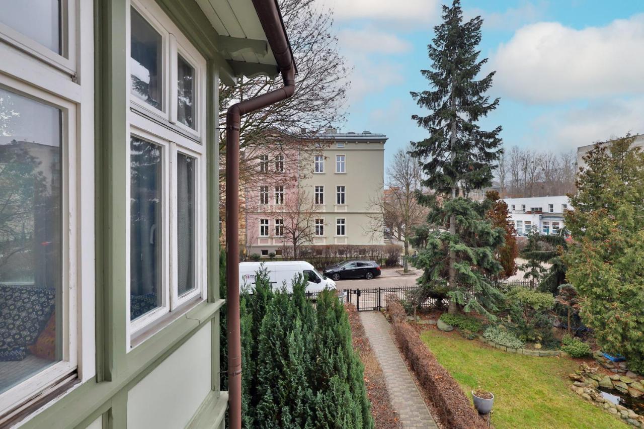 90m2 400m To The By Renters