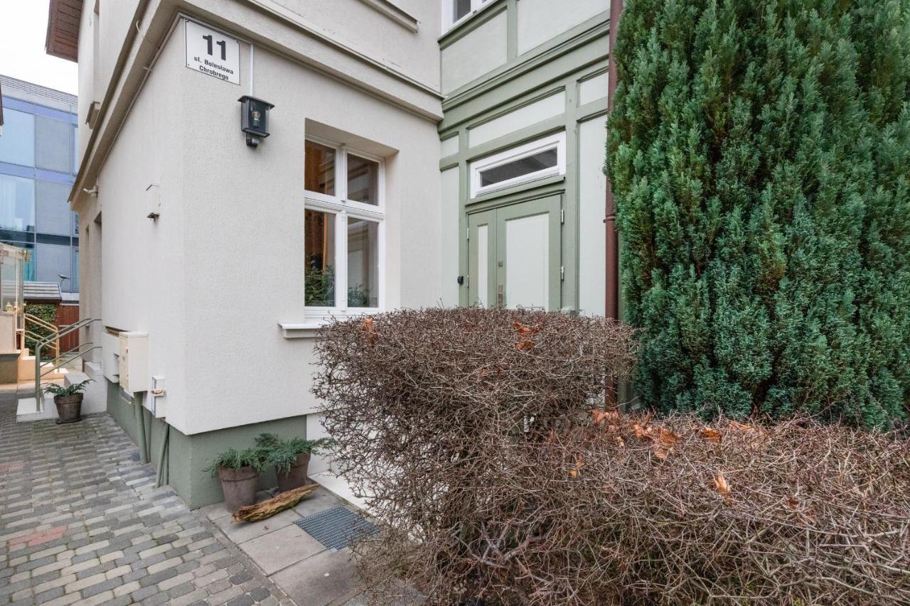 90m2 400m To The By Renters Lägenhet *