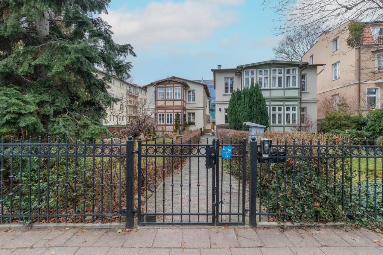90m2 400m To The By Renters